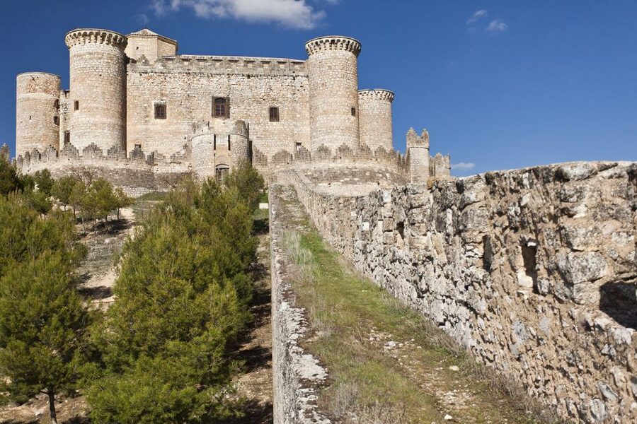 Belmonte Castle Entry Ticket with Audio Guide - Ramparts, battlements, and the six towers