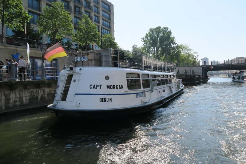Berlin: Boat Sightseeing Cruise with Audioguide - Why a Spree cruise is a smart first hour in Berlin