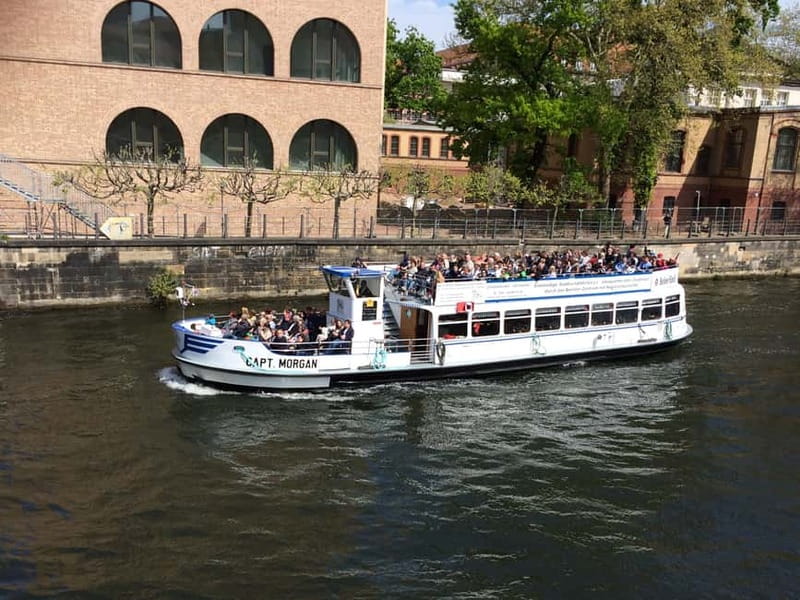 Berlin: Boat Sightseeing Cruise with Audioguide - Settling into a boat made for mixed weather