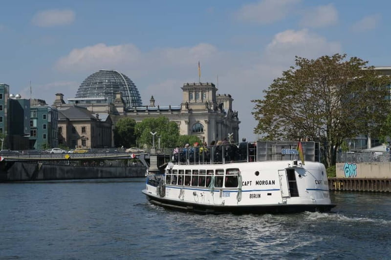Berlin: Boat Sightseeing Cruise with Audioguide - The Reichstag, Hauptbahnhof, and government district