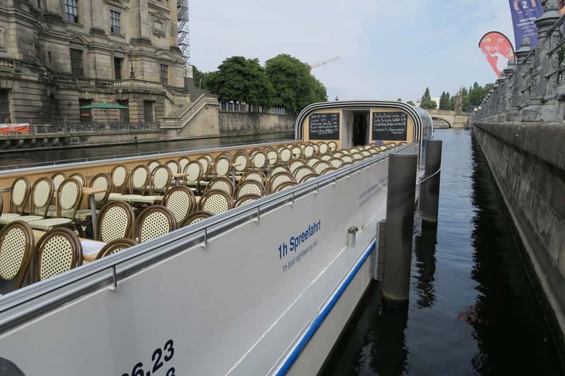 Berlin: Boat Sightseeing Cruise with Audioguide - Commentary, service, and the small details