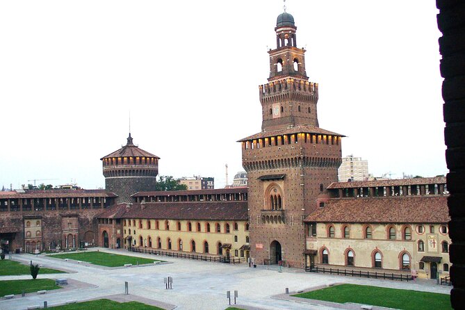 Best of Milan audio tour: From the gorgeous Duomo to Castello Sforzesco - The Galleria and the grand heart of Milan