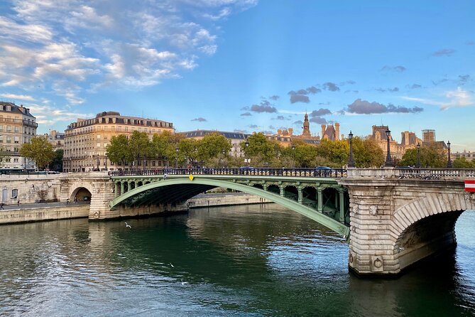 BEST OF PARIS : 3 smartphone audioguided tours - Montmartre: windmills, artists, and steep streets