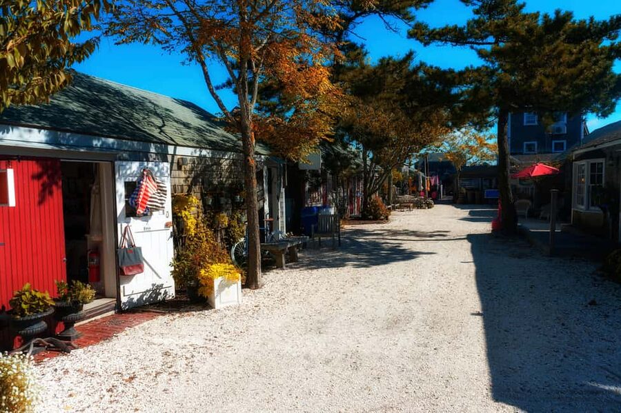 Beyond the Cobblestones Self Guided Audio Tour of Nantucket - Quaker stories and the Great Fire of 1846
