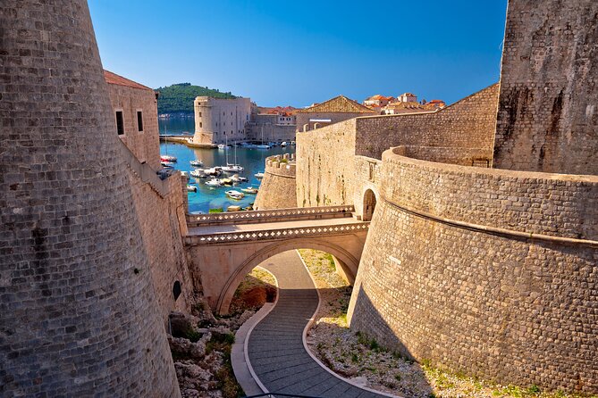 Beyond the Walls: A Historical Dubrovnik Audio Tour - Gundulić Square and Dubrovnik’s daily life