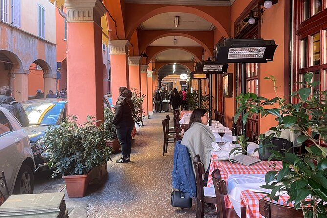 Bologna: A Self-Guided Audio Tour from Porta Galliera to Le Tre Frecce - The Two Towers and Piazza della Mercanzia