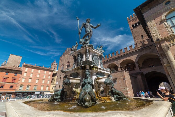 Bologna: City Walk with Audio Guide in 7 Languages on your Phone - Palazzo del Podestà and the city’s political center