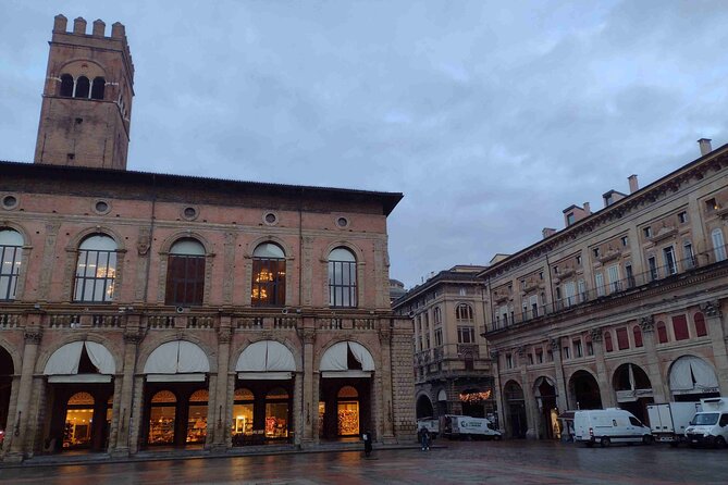 Bologna's Ancient and Recent History: A Self-Guided Audio Tour - Piazza Maggiore and San Petronio’s giant sundial