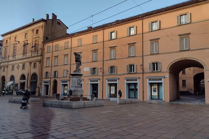 Bologna's Ancient and Recent History: A Self-Guided Audio Tour - Bologna’s university and the story of electrified frogs