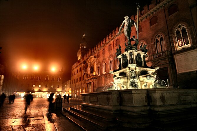 Bologna Scavenger Hunt and Highlights Self Guided Audio Tour - What the app adds to the walk