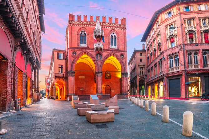 Bologna Scavenger Hunt and Highlights Self Guided Audio Tour - Who should book this walk?