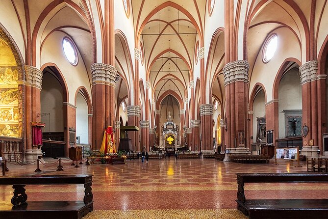 Bologna Walking Tour with Audio and Written Guide - Mercato di Mezzo and the pleasure of stopping to eat