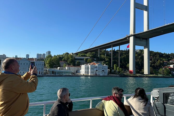 Bosphorus Daytime or Sunset Sightseeing Cruise & Audio Guide - What this Bosphorus cruise is really good at