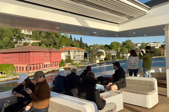 Bosphorus Daytime or Sunset Sightseeing Cruise & Audio Guide - Küçüksu Pavilion and Beylerbeyi Palace
