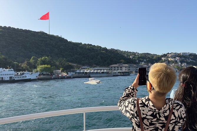 Bosphorus Daytime or Sunset Sightseeing Cruise & Audio Guide - Maiden’s Tower and the return to the city