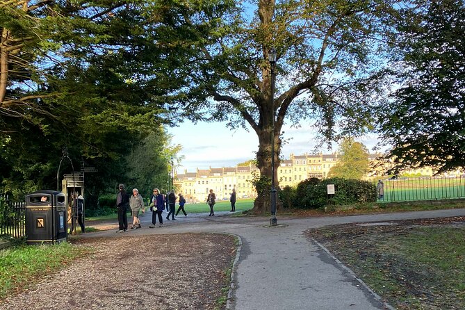 Bridgerton’s Filming Locations in Bath Audio Guide - Starting beside Bath Abbey