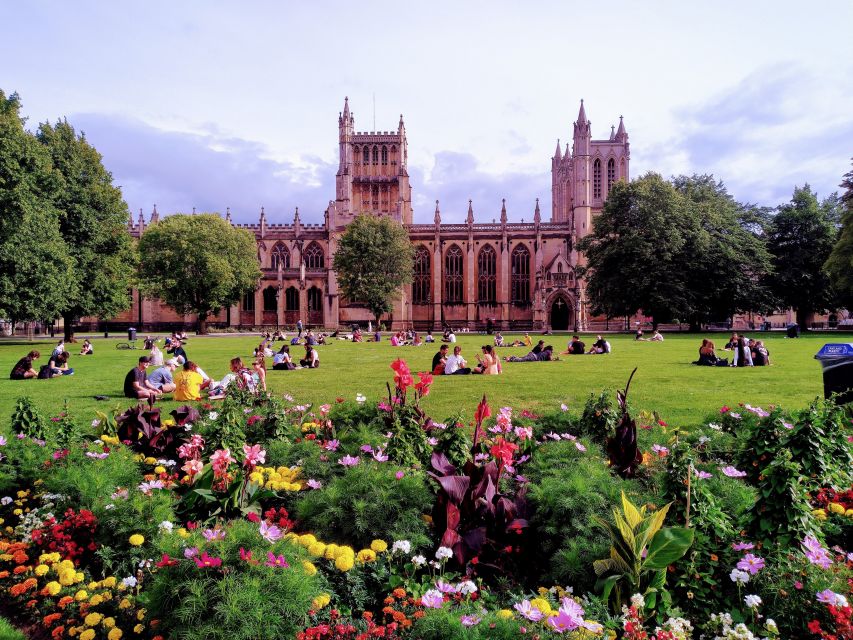 Bristol: Self-Guided Sightseeing Audio Tour - Street art, See No Evil, and the Christmas Steps