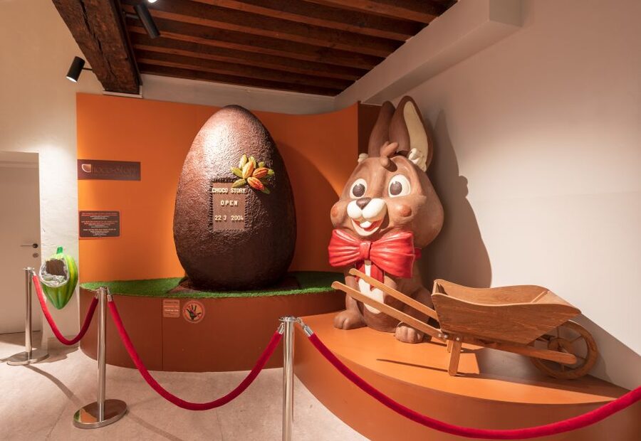 Bruges: Choco-Story Museum with Audio Guide and Tastings - From cacao pod to Belgian chocolate