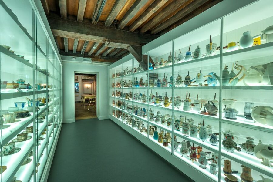Bruges: Choco-Story Museum with Audio Guide and Tastings - Interactive exhibits for children and adults