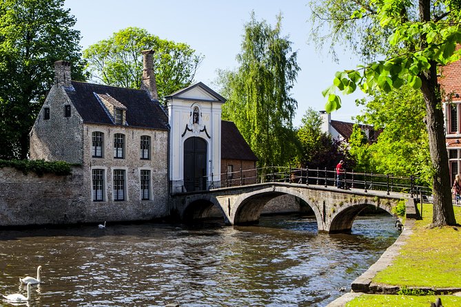 Bruges Day Trip with Audio Guide Option from Paris - Choosing the audio guide