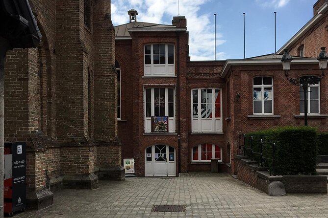 Bruges’ Legends and Hidden Treasures: A Self-Guided Audio Tour - Stoofstraat, the smallest street in Bruges