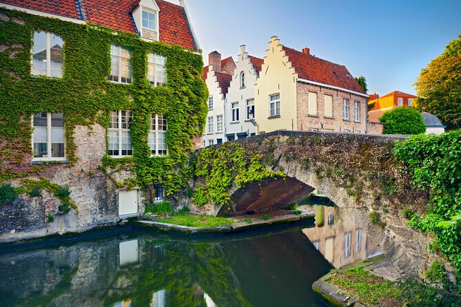 Bruges Scavenger Hunt and Highlights Self Guided Audio Tour - Sint-Salvatorskathedraal and the value of audio stories