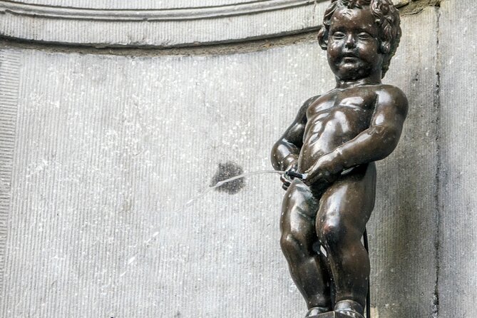 Brussels: City Walk with Audioguide in 7 Languages on your Phone - Grand Place and Brussels architecture