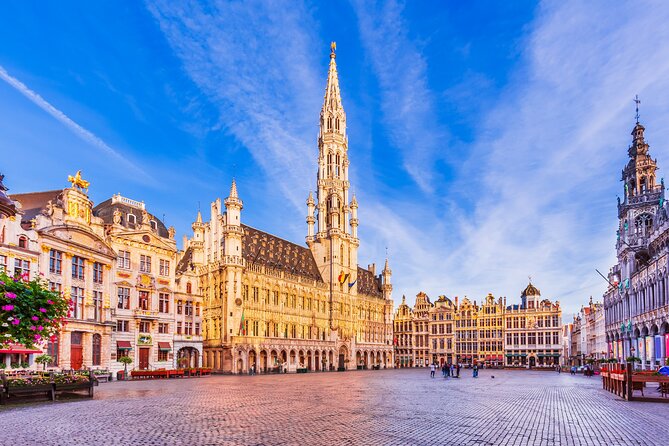 Brussels: City Walk with Audioguide in 7 Languages on your Phone - The Chapel Church and the Marollen setting