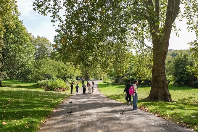 Buckingham Palace: Walking Tour with Entry & Audio Guide - Starting at St James’s Square