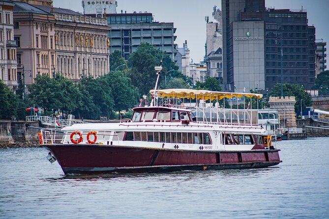 Budapest Audio Guide Cruise with Day, Sunset and Night Options - How the audio guide really works