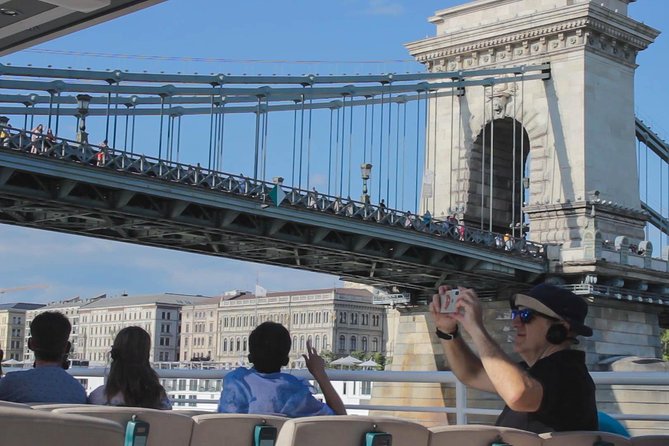 Budapest Danube Cruise with Drink, Audio Guide, Margaret Island - Your welcome drink sets the easygoing mood
