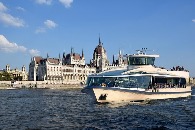 Budapest Danube Cruise with Drink, Audio Guide, Margaret Island - Buda Castle and the Royal Palace from the river