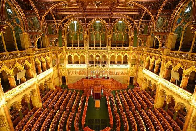 Budapest Parliament Audio Guide Tour with Danube Cruise - What the Danube cruise adds after dark