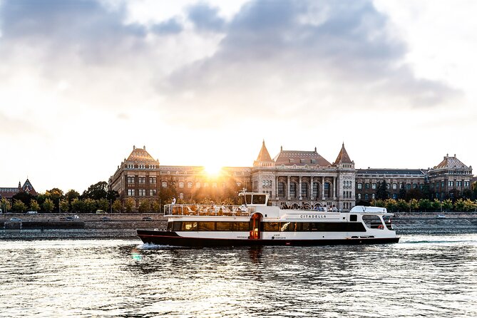 Budapest River Cruise with 1 Free Tokaj Frizzante and Audio Guide - The audio guide works, but only if you prepare
