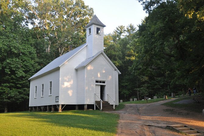 Cades Cove Sightseeing Self-Guided Driving Audio Tour - Abrams Falls Trail and the limits of a driving tour
