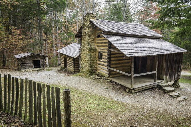 Cades Cove Sightseeing Self-Guided Driving Audio Tour - Henry Whitehead House and Tipton Place