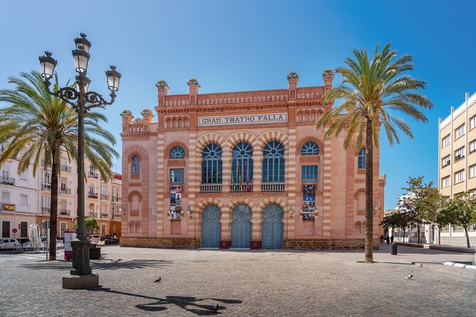 Cádiz TukTuk Tour with Audio Guide - A quick taste of the central market