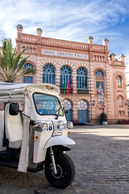 Cádiz TukTuk Tour with Audioguide - The cathedral and Torre Tavira