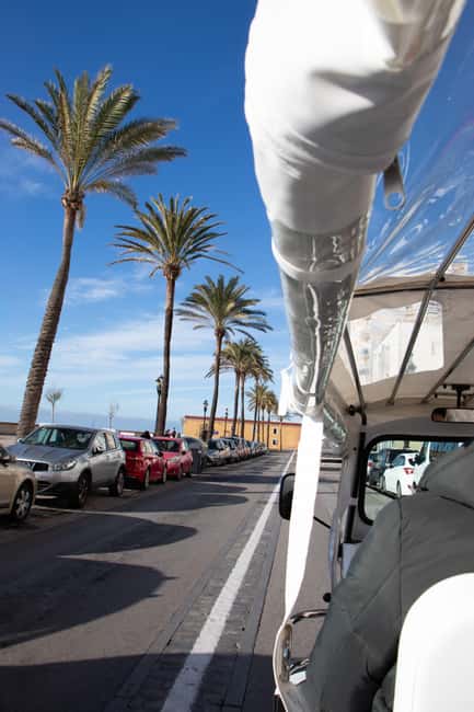 Cádiz TukTuk Tour with Audioguide - Mercado Central and La Caleta Beach