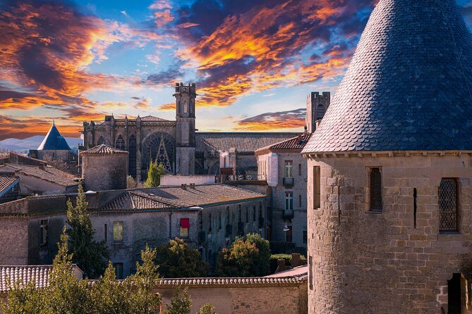 Carcassonne Walking Tour with Audioguide on Your Smartphone - Entering La Cité Médiévale and its 52 towers