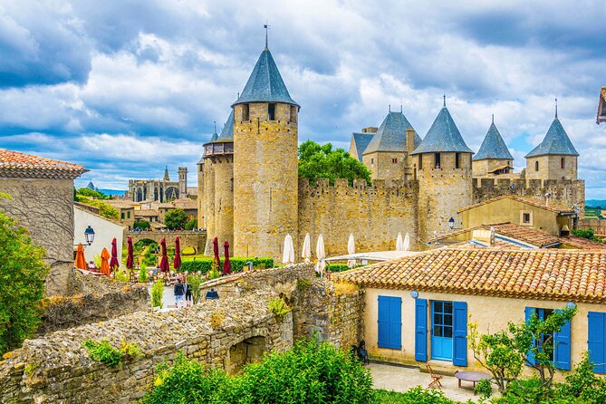 Carcassonne Walking Tour with Audioguide on Your Smartphone - Château Comtal and the cost of going inside