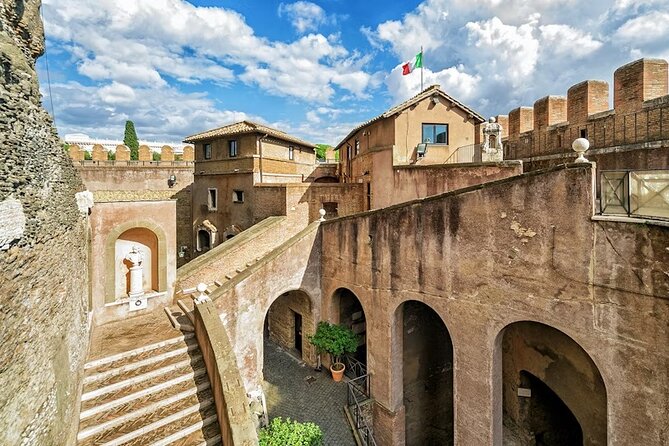 Castel Sant Angelo Audio Guide with Ticket - Entering Hadrian’s ancient mausoleum