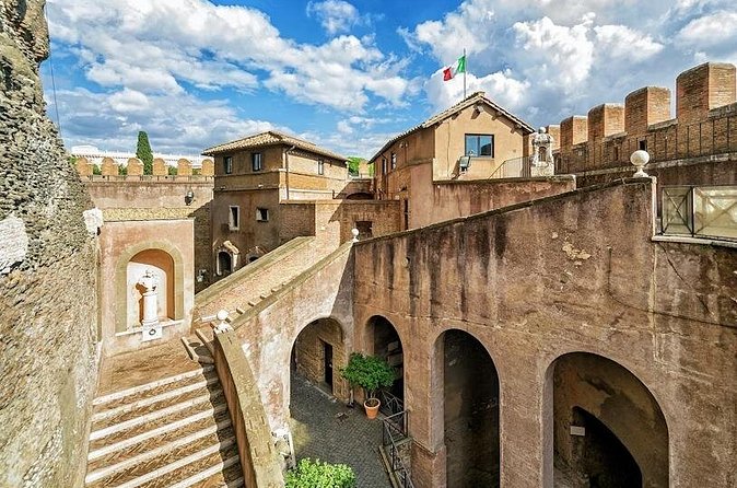 Castel Sant Angelo Audio Guide with Ticket - The Passetto di Borgo and the escape route