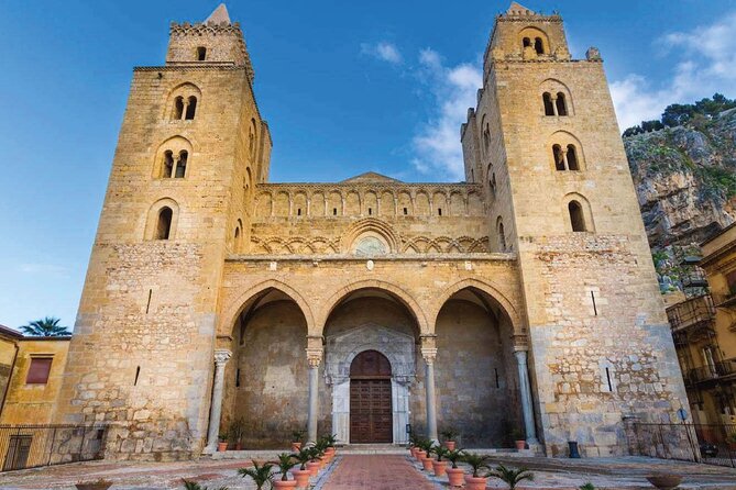 Cefalù Walking Tour with Audio and Written Guide by a Local - Find the surviving Porta Pescara