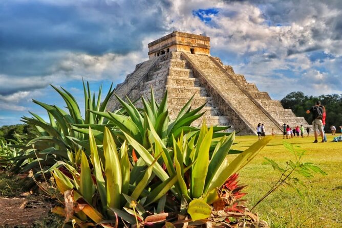 Chichen Itza Walking Tour with Audioguide (no ticket) - The real cost, including the entrance ticket