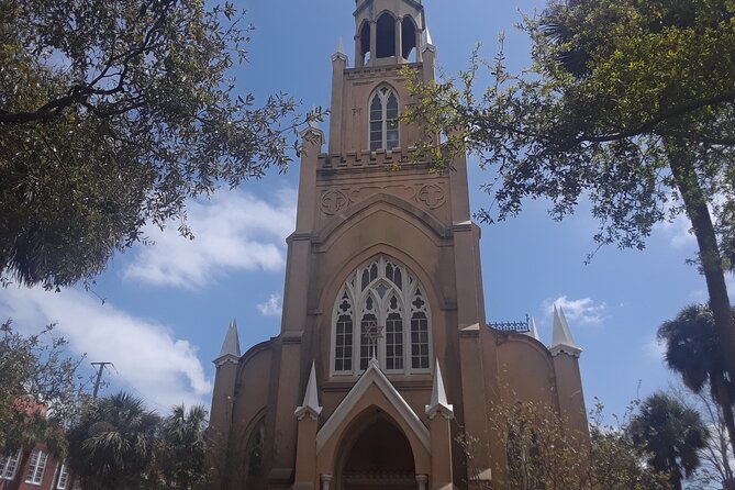 Chippewa Square to Forsyth Park: A Self-Guided Audio Tour of Savannah - Madison Square and the character of Jones Street