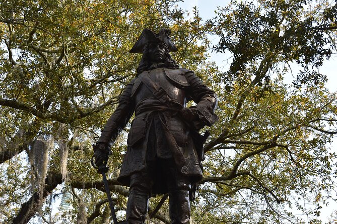 Chippewa Square to Forsyth Park: A Self-Guided Audio Tour of Savannah - Monterey Square, Alex Raskin Antiques, and Armstrong House