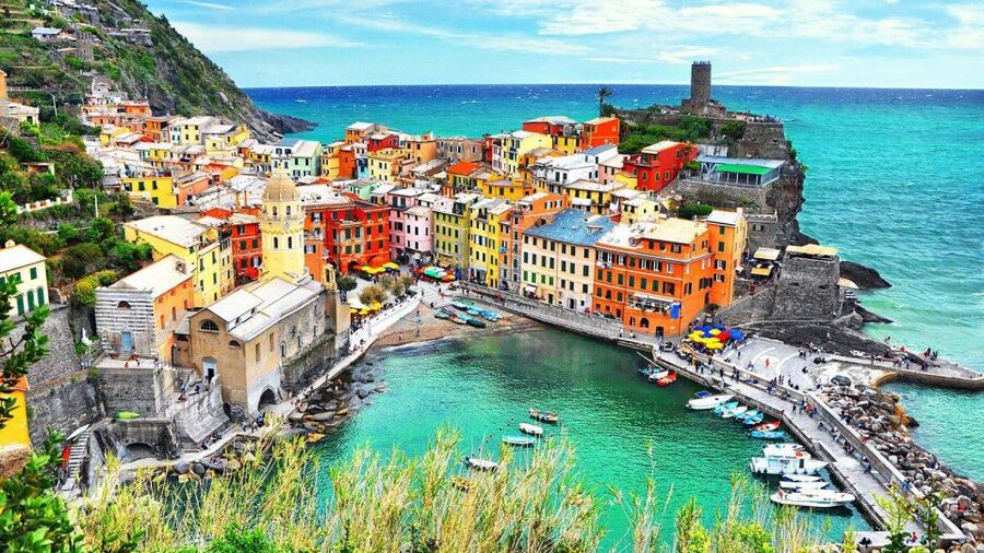 Cinque Terre Audioguide - TravelMate app for your smartphone - Who will get the most from TravelMate?