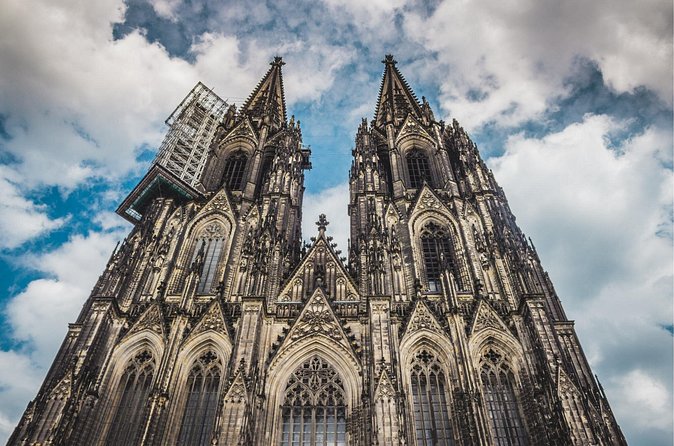 Cologne Scavenger Hunt and Highlights Self Guided Audio Tour - Alter Markt and Heumarkt bring you into city life