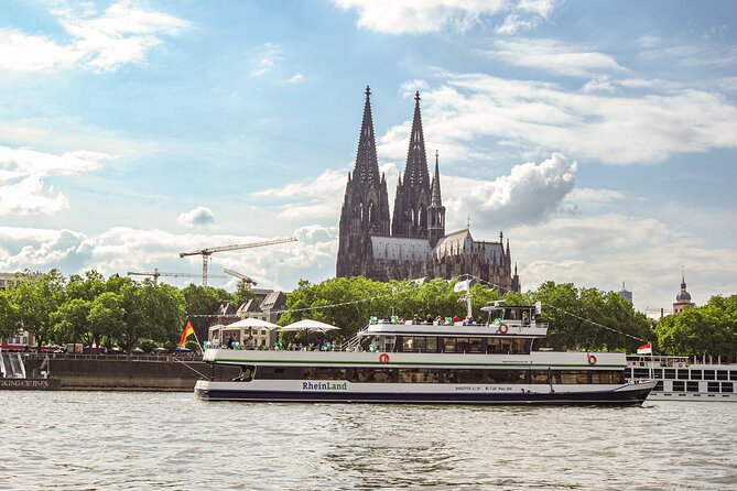 Cologne skyline tour with audio guide 90 minutes - The right bank offers a different Cologne